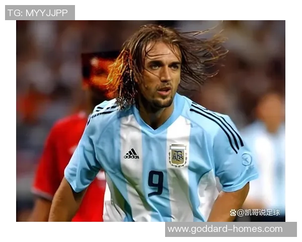 最水的足球明星揭秘:那些年我们追逐的虚幻传奇与真实表现的反差 最水的足球明星揭秘:那些年我们追逐的虚幻传奇与真实表现的反差