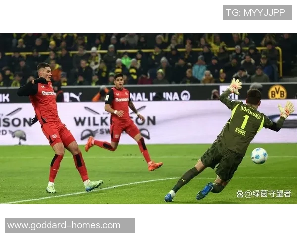 足球明星遭遇突袭事件引发社会关注与安全讨论